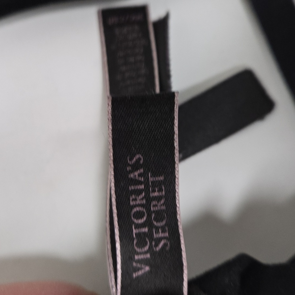 Victoria Secret Black Bra Size 36C - Picture 3 of 3
